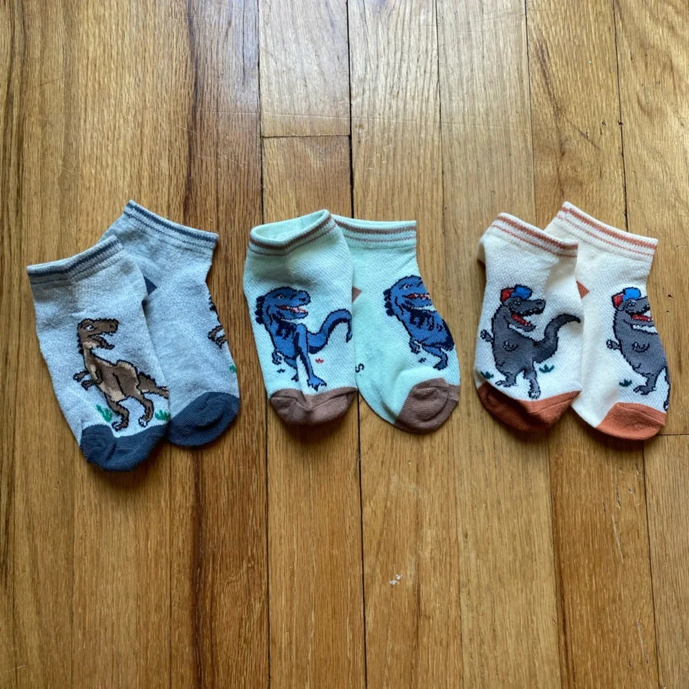 🦕 Toddler Boy Dinosaur Clothes Bundle, Pajamas, Tank Top, Tshirt, Shorts, Socks